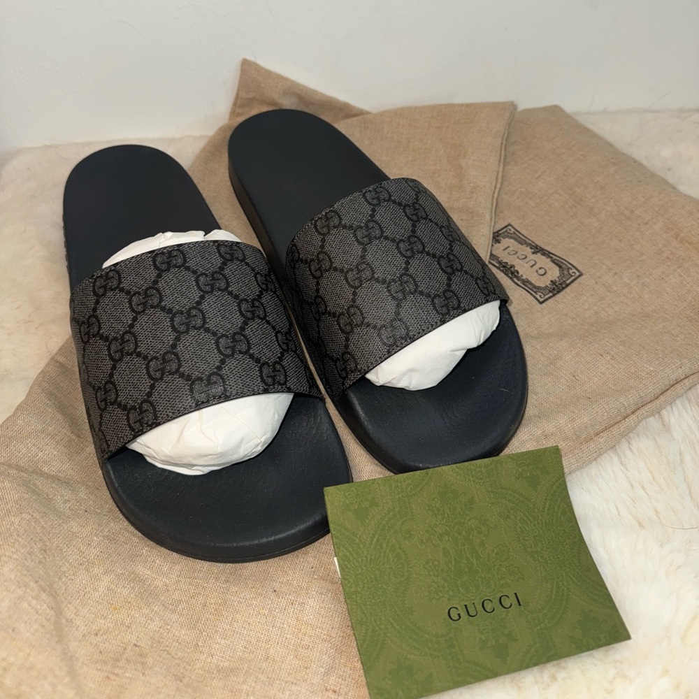 Men’s Gucci Black Sandals with Monogram Pattern